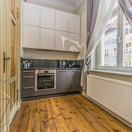 Victus Apartamenty, Sante