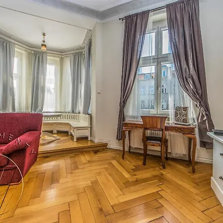 Victus Apartamenty, Sante