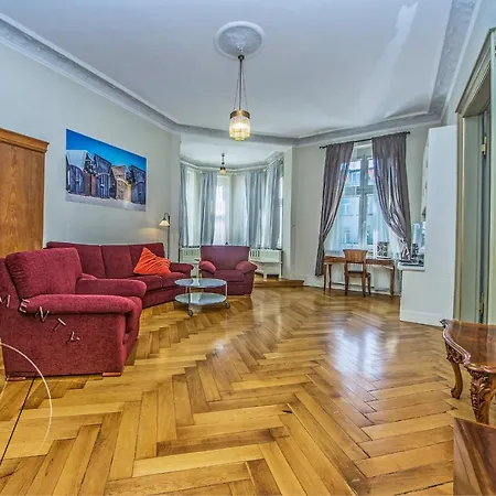 Victus Apartamenty, Sante