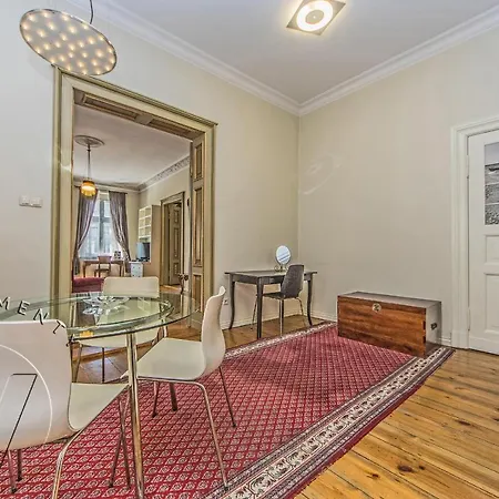 Victus Apartamenty, Sante